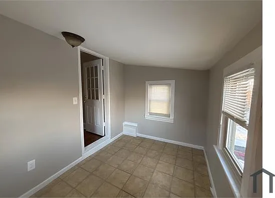 10905 Elmwood Ave — Photo 9