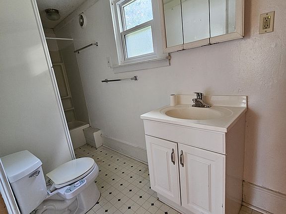 5th image of 509 E Church St #A