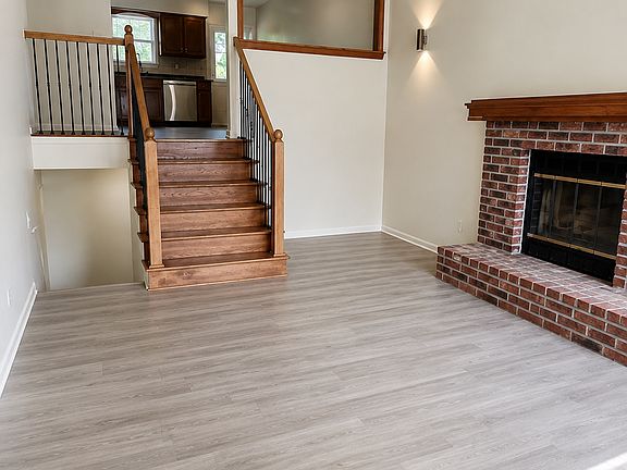 3rd image of 8842 Gallery St
