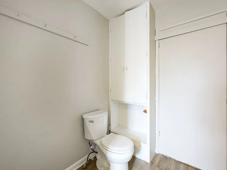 Ainsworth St - Rooms for Rent — Photo 14
