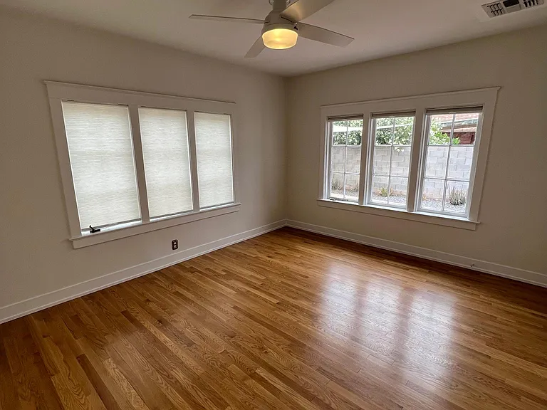 1130 E Palm Ln — Photo 29