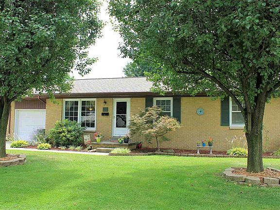 3rd image of 725 Margaret Dr