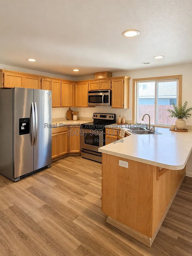 3 bed, 2.0 bath, 1488 sqft, $2,245 — Photo 1