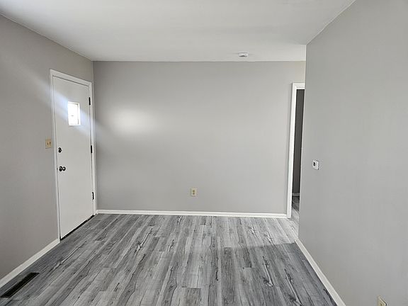 2nd image of 1062 Brentnell Ave
