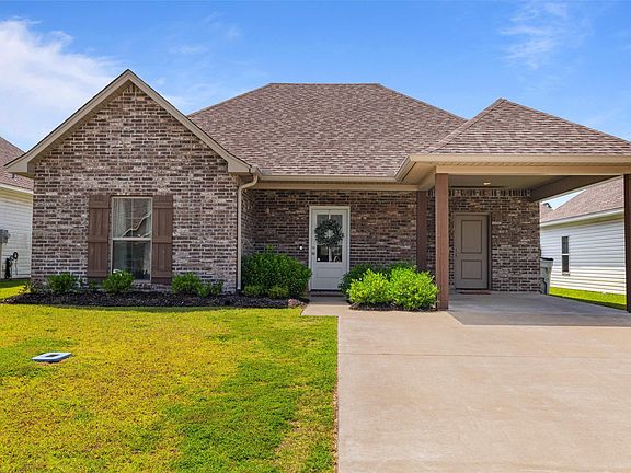 3rd image of 208 Yellow Pine Dr