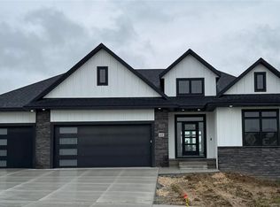 612 Rock Ridge Rd, Tiffin, IA 52340
