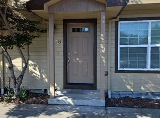 145 N Royal Ave, Eagle Point, OR 97524