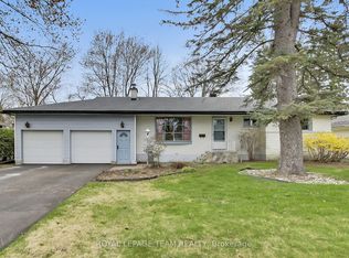 4 Headingly Cres, Ottawa, ON K2G 0Y3