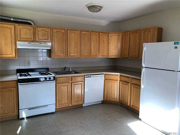 2nd image of 117 Bayview Ave APT 1A