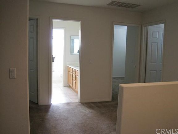3rd image of 795 Sawtooth Dr