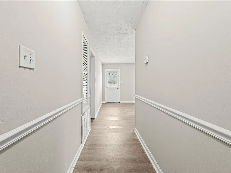2357 Basswood Dr — Photo 4