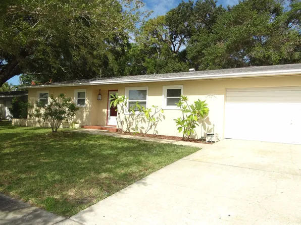 1020 San Salvador Dr, Dunedin, FL 34698