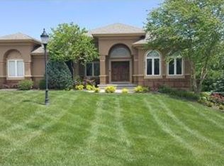 8075 N Chariton Ave, Parkville, MO 64152
