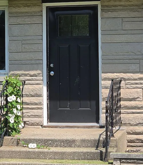 612 W Russ Ave — Photo 3