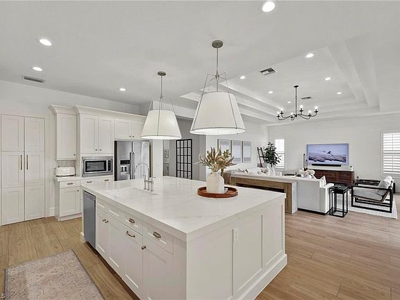 4th image of 9458 Greenleigh CT