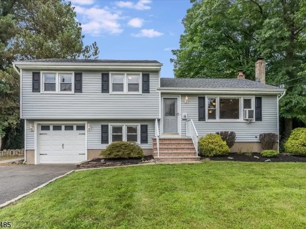 16 Barbara Ln, Oakland Boro, NJ 07436