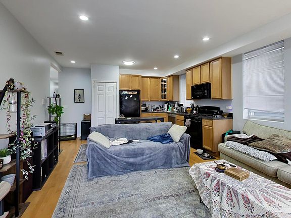 4th image of 2779 W Henry Ct