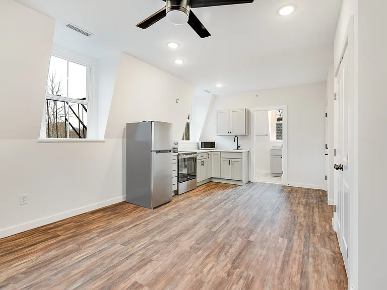 81 Market St #3 — Photo 2