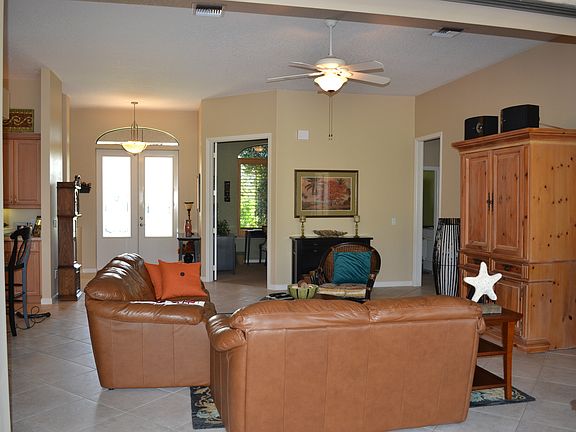 5th image of 7868 SE Meadow Park Ave