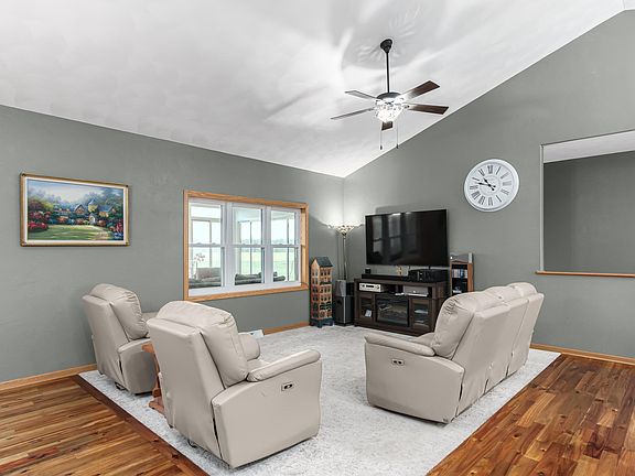 5th image of 2923 W Rollingwood Dr