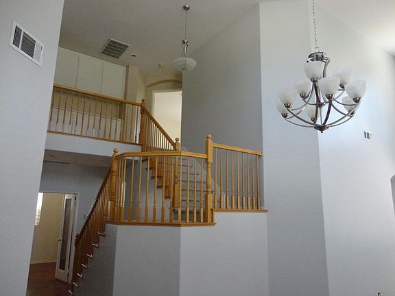 4th image of 30950 Branford Dr