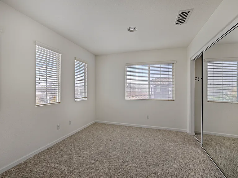 729 Copperfield Ct — Photo 42