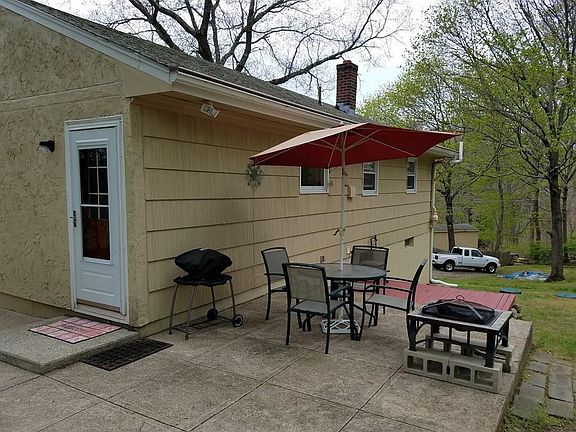 4th image of 7 Westwood Dr