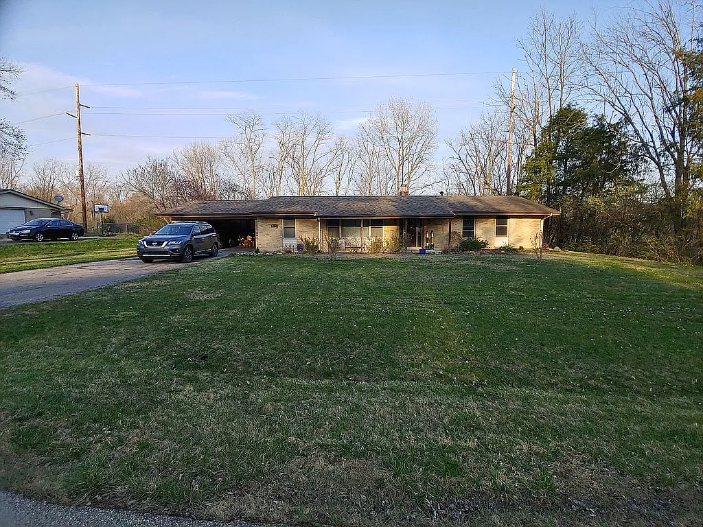 2476 Marcia Dr photo 1