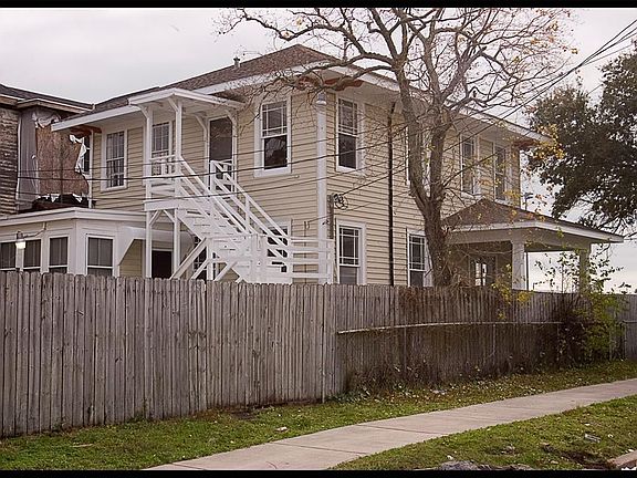 4th image of 2728 Avenue L