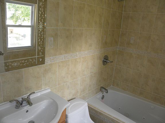 4th image of 2213 Wallace Ave