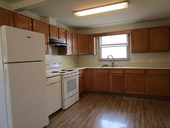 2nd image of 125 N Academy St