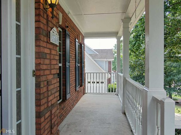 5th image of 3989 Landmark Dr