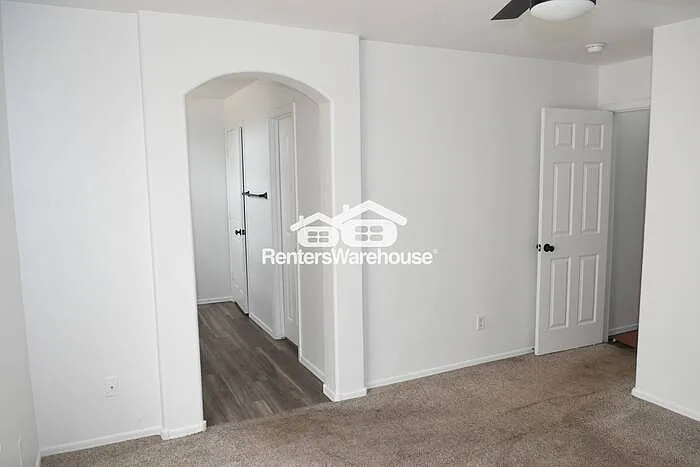1623 E Silverbirch Ave — Photo 5