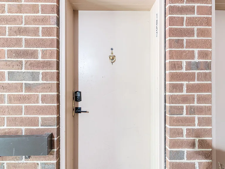23240 Rosewood Ct #9 — Photo 7