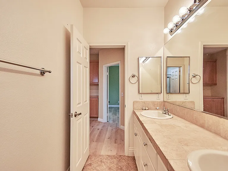 7238 San Carmela Ct — Photo 42