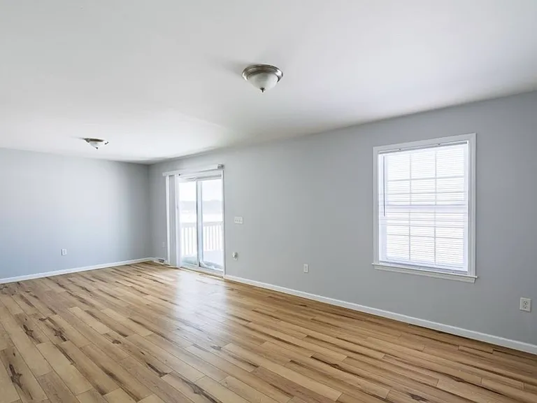 10043-10047 Ash St — Photo 10