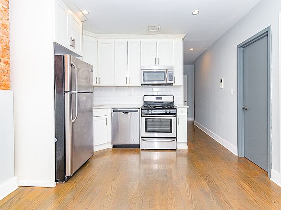 4th image of 928 Hancock St #2R