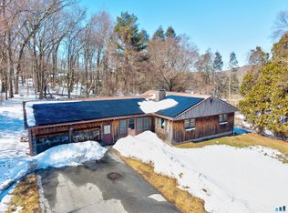 15 Pollys Lane, Montville, CT 06382