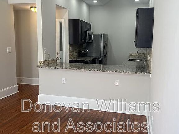 3rd image of 135 E Wilson Ave