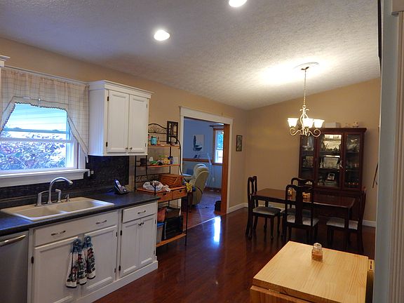 open kitchen/dining area