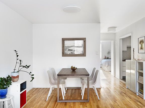 5th image of 44 Carroll St #1