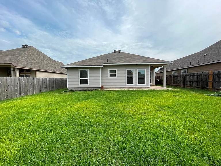 8113 Northgate Loop — Photo 33