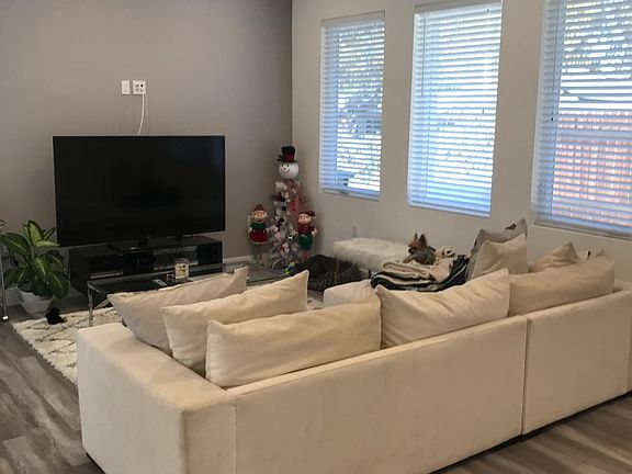 2nd image of 5719 Jumilla Ave