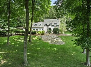 17 Sunset Dr, Bedford Hills, NY 10507