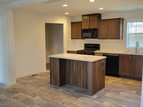 4th image of 38000 Le Chateau Blvd #117