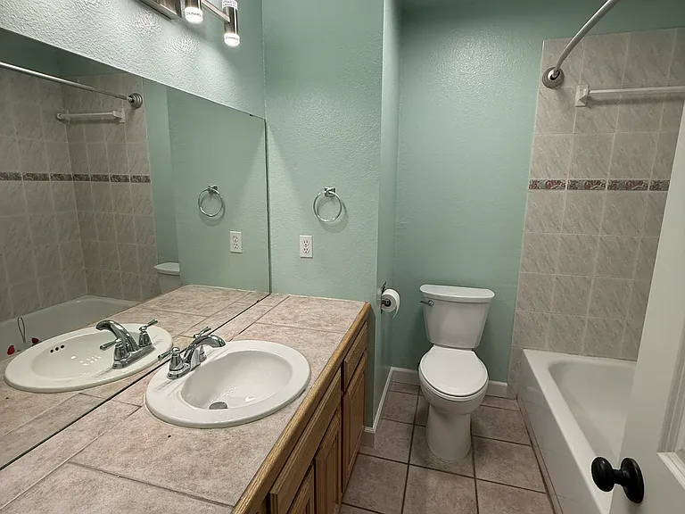 Guest Bath.