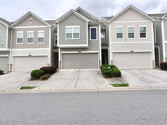 2nd image of 2537 Centennial Pl S