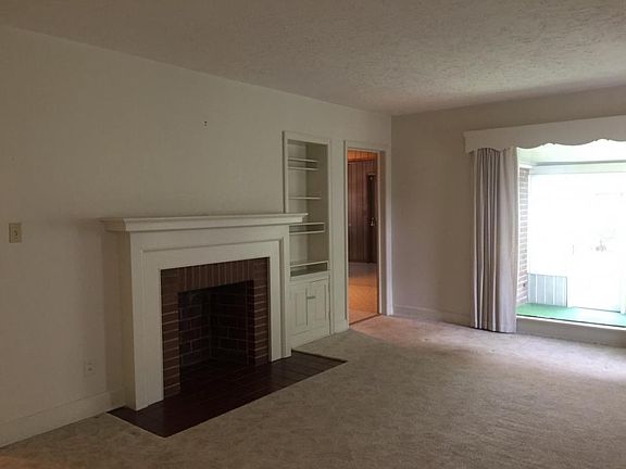 3rd image of 2120 Cypress St