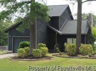 660 Dowfield Dr, Fayetteville, NC 28311