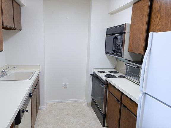 3rd image of 1020 15th St APT 16N